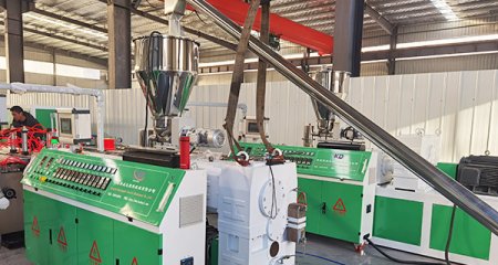 PVC竹木纤维墙板生产线介绍