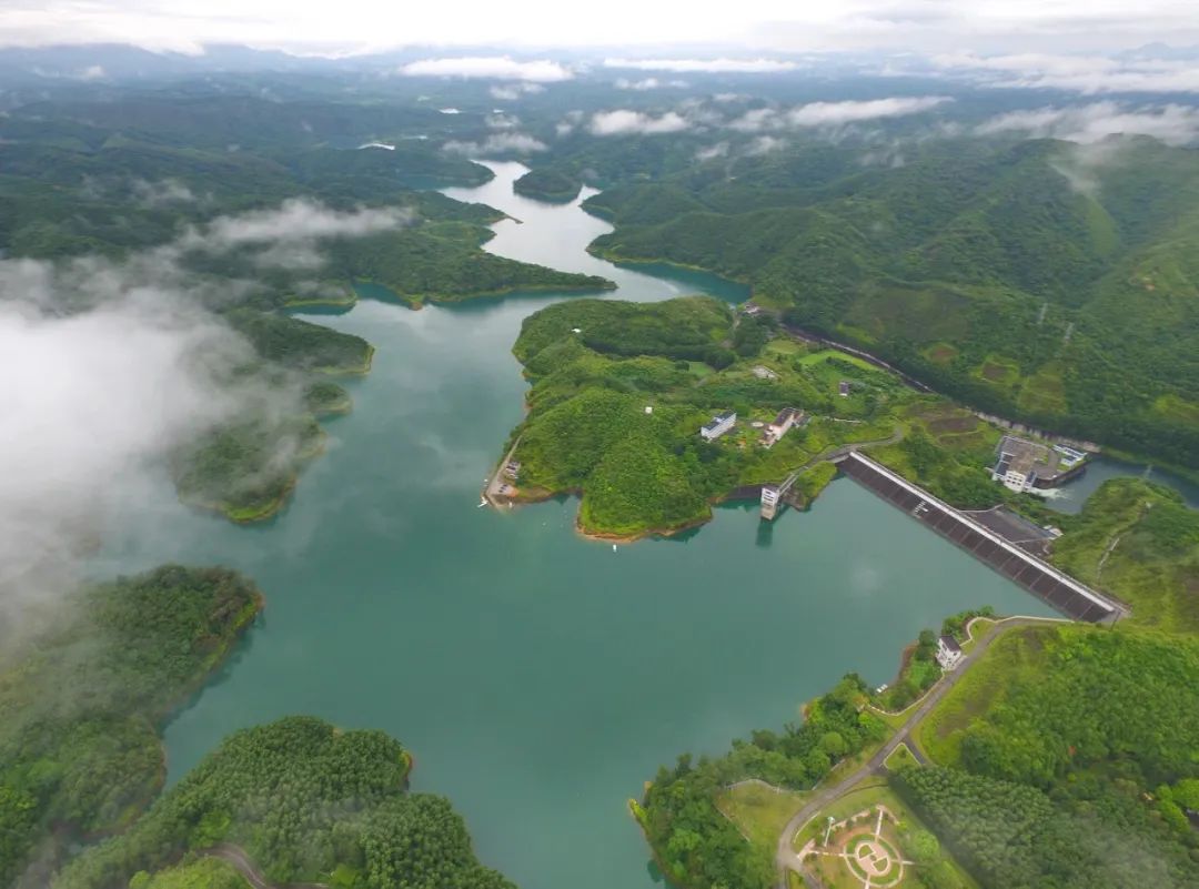 jk黑色丝袜美女被网站